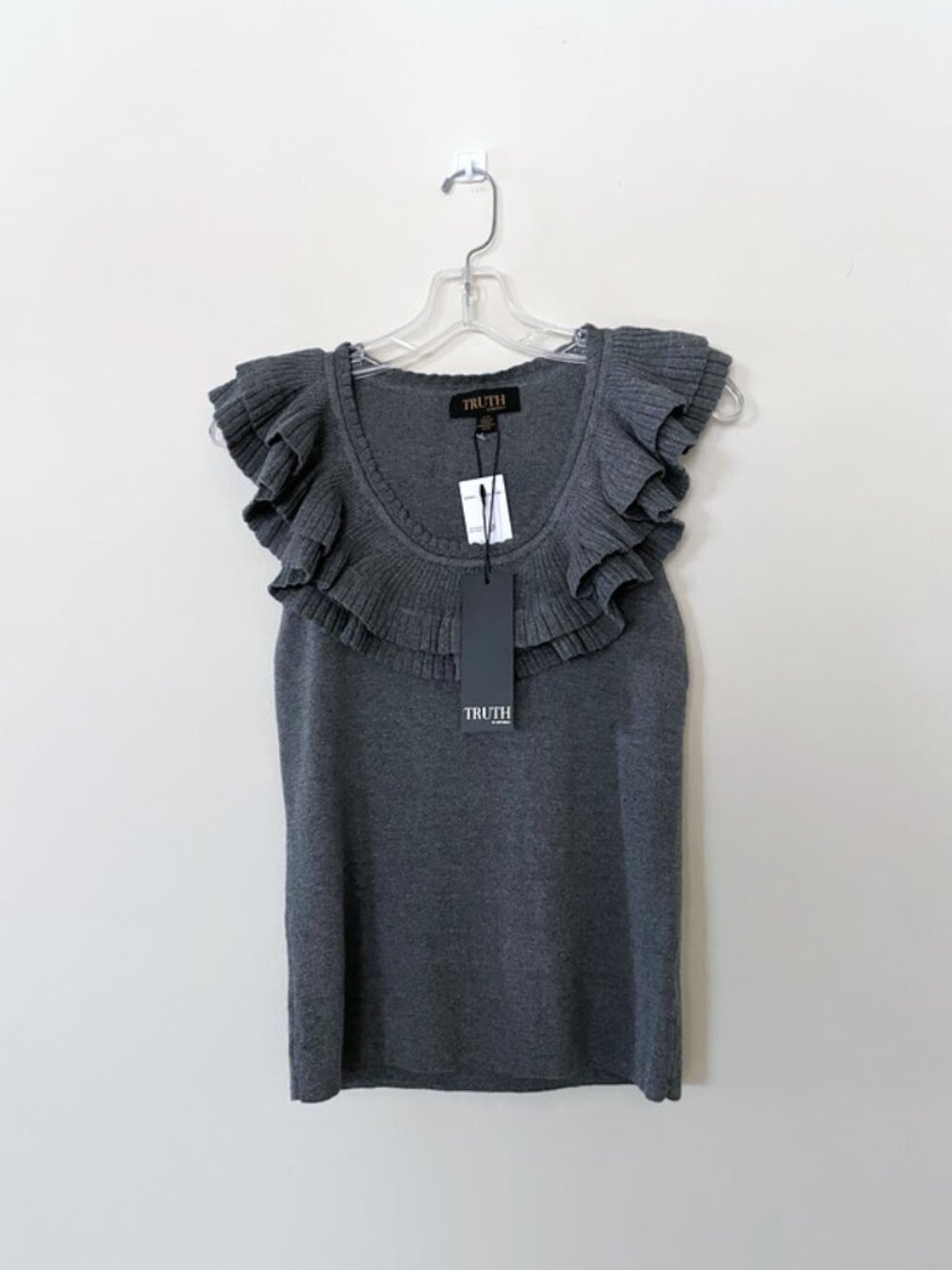 TRUTH Sleeveless Knit Blouse, Ruffled Neck Top ✿